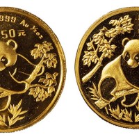 1992年1/2盎司熊猫金币二枚