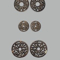 龙虎对峙镂空花钱
