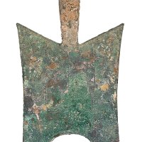 战国大型无文耸肩尖足空首布