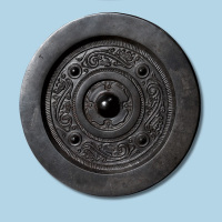 四乳四虺镜