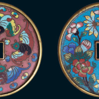 清代花卉大型珐琅钱（直径68mm）