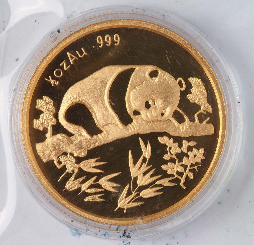 1995年慕尼黑钱币展熊猫1/2盎司金章一枚，发行量：1503枚，带盒，证书