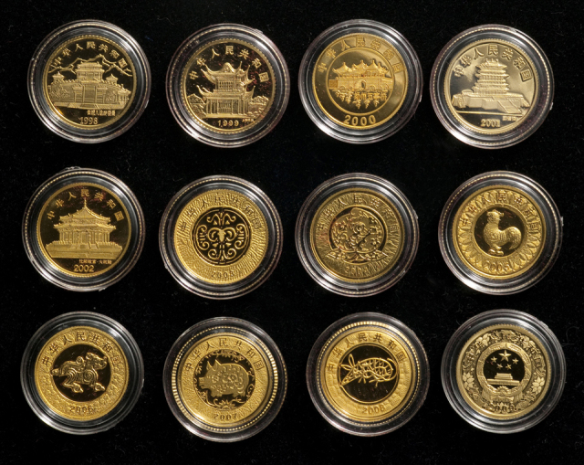 1998年~2009年12生肖1/10盎司彩色金币一组十二枚，均带原证书，