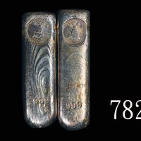 民国香港利昌金舖999银条，重74、80克，两枚旧款少见。均极美品Republic, HK Lee Cheung Goldsmith Silver Bar, wgt 74 & 80grm. Both 