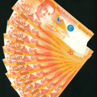 2014B菲律宾银行20披索10枚一组，幸运号111111-999999及1000000，UNC品相