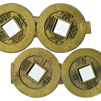 1857年韩国常平通宝当一钱双联母钱，训錬都监铸造，上“训”下“生”，右数字“二”，《韩国货币价格图录》 #330，近未使用。少见