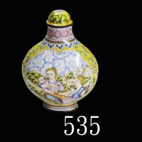 珐琅彩铜鼻烟壶，「乾隆年製」(后铸)Bronze Enamel Snuff Bottle, 