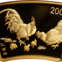  2005年乙酉(鸡)年生肖纪念金币1/2盎司扇形 NGC MS 70 (t) CHINA. 200 Yuan, 2005. Lunar Series, Year of the Cock.