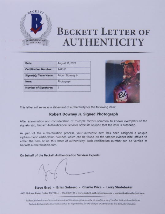  美国男演员小罗伯特·唐尼 亲笔签名剧照