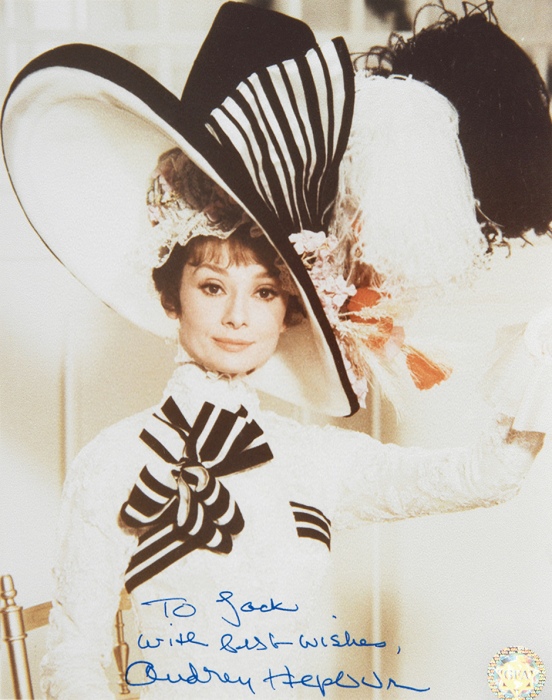  “人间天使”奥黛丽·赫本 亲笔签名照片