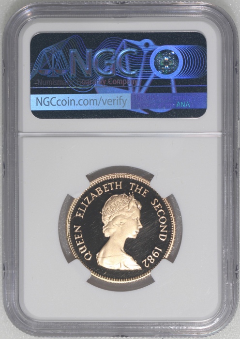  1982年香港十二生肖狗年$1000纪念精铸金币，NGC PF70 Ultra Cameo，#6473456-011，连盒及小册子