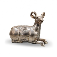  早期银羊一只，重：251g，老工，造型优美，细节清晰，海外回流，保存完好