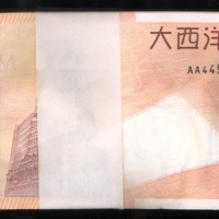  2005年澳门大西洋国海外汇理银行10元连号100枚，编号AA449401-500，UNC品相 Macau, Banco Nacional Ultramarino, a bundle of 100x 