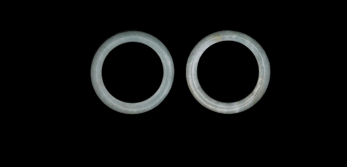  清白玉袈裟扣一对 