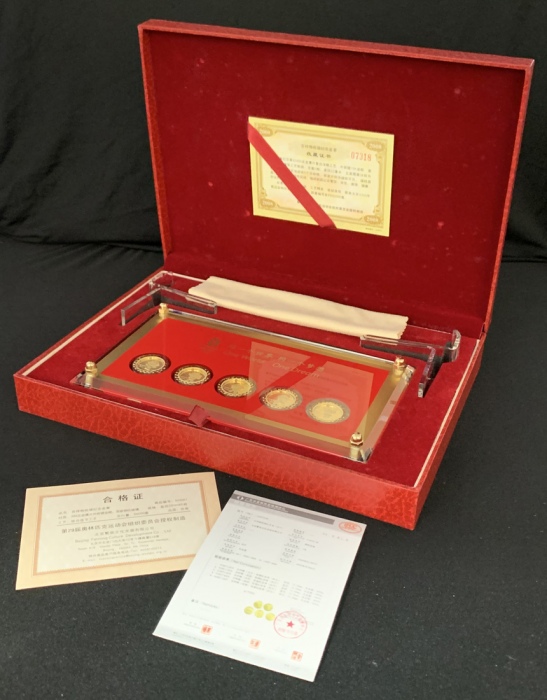  2008年中国北京奥运镀金章5枚一套，主题為北京奥运吉祥物，附原盒及证书