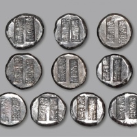  清末民国河北“赵各庄·德庆楼”一钱圆形纹银小银饼十枚，平均重约：3.2g，文字清晰，原味五彩老包浆，状态上佳，极美品