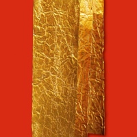  南宋“铁线巷 陈二郎 十分金”金叶一叠，总重量：20.3g，呈五页折叠状，每页所錾铭文清晰，金色纯正，金中泛红，保存完好，开门见山，江南老藏家旧藏，十分难得，极美品