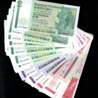  渣打银行纸钞一组37枚，包括1989，1990，1993，1995年10元二十枚；1993年20元一枚；1993，2001，2002年50元七枚；1986，1993，1994年100元三枚；1999年