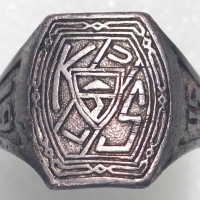  岭南大学毕业戒指，物主胡仁枝，保存完好