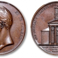  法国1827年“塞纳河畔讷伊·圣-让洗者堂拆除纪念”铜章一枚，高浮雕，工艺精美，金盾 PCGS SP63（86280303）