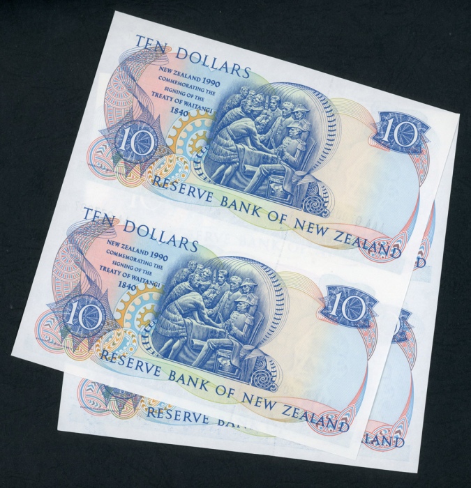  1990年纽西兰拾圆连体钞两套，AAA版，均全新（2） Reserve Bank of New Zealand, two uncut sheet of $10, ND (1990), prefixes