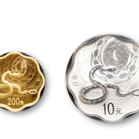  2013蛇年梅花生肖1/2盎司金币、1盎司银币各一枚