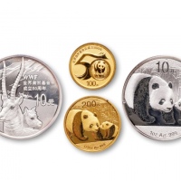  2011世界自然基金会成立五十周年1/4盎司金币、1盎司银币各一枚；2011年熊猫普制1/2盎司金币、1盎司银币各一枚，共一套四枚