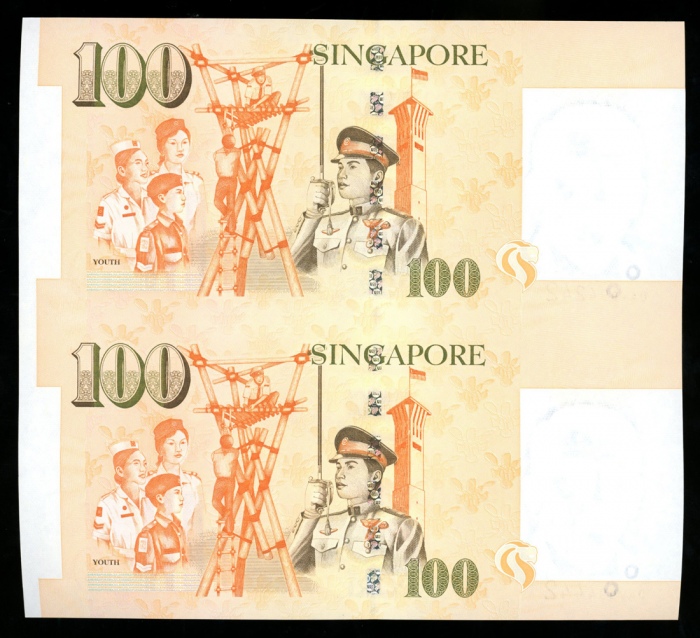  1999年新加坡一佰圆两枚连体钞，编号0AV994242及0AV994442，AU Monetary Authority of Singapore, a sheet of two $100, ND (