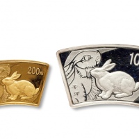  2011年辛卯(兔)年生肖纪念金币1/2盎司扇形等一组2枚 完未流通