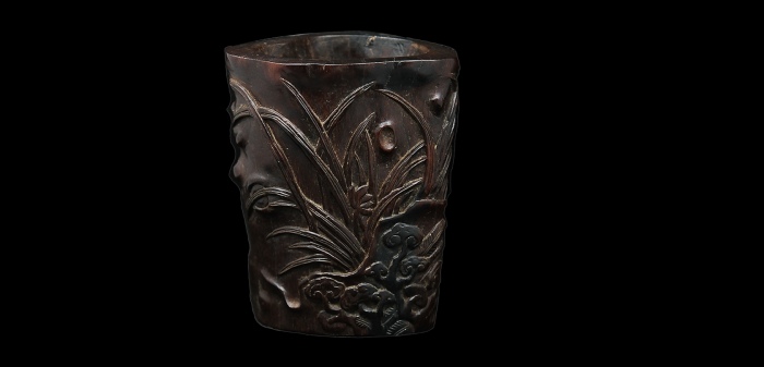  清大红酸枝笔筒 