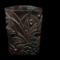  清大红酸枝笔筒 