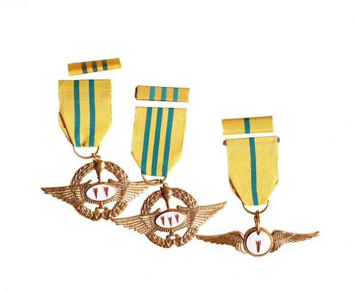  近代 空军宣威奖章奖章一组三枚