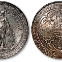  1902年香港不列颠尼亚女神站像壹圆银币一枚，打制规范，图案立体饱满，灰色包浆，旋转底光，光泽柔亮，金盾PCGS MS64（86735825）