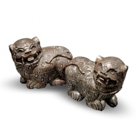  早期银狮一对，共重：171.6g，老工，造型优美，细节清晰，海外回流，保存完好