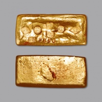  民国“兰州X庆·上上·足赤·丰·丰·重量9.850”十两金条一枚，重308：g，色泽纯正，金中泛红，戳记清晰可见，品相一流，十分难得，海外资深藏家旧藏，完全未使用品