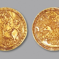  “福禄”背“人物”金质刻花钱一枚，齿边，直径：28.4mm，重：8.7g，纹饰清晰，极美品