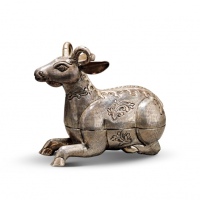  早期银羊一只，重：171g，老工，造型优美，细节清晰，海外回流，保存完好