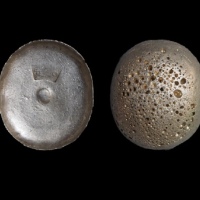  清云南加定十两型圆形银锭 华夏评级UNC