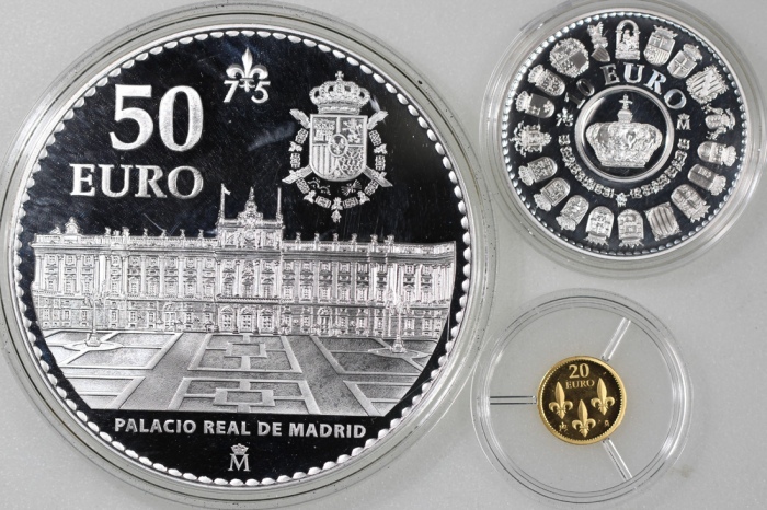  西班牙钱币3枚一组， Spain, a set of gold proof 20 euros, silver proof 10 and 50 euros, 2013, Juan Carlos I 75