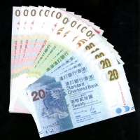  2016及2003年渣打银行20、50及100元连号三组共17枚，2016年20元5枚；2003年50元5枚，100元7枚；UNC品相 Standard Chartered Bank, Hong Ko