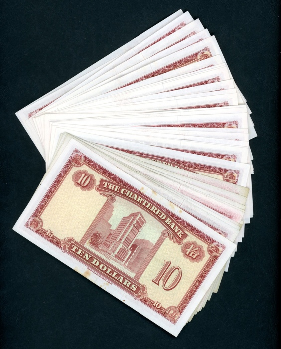  1970至1975年渣打银行10元34枚, VF至EF品相. The Chartered Bank, Hong Kong, a lot of 34x $10, ND(1970-75), serial 