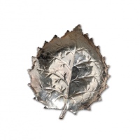  早期“树叶”形银制香烟缸一件，重：41.5g，工艺精美，栩栩如生，银光闪亮，海外回流，保存完好