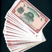  1970至1975年渣打银行10元34枚, VF至EF品相. The Chartered Bank, Hong Kong, a lot of 34x $10, ND(1970-75), serial 