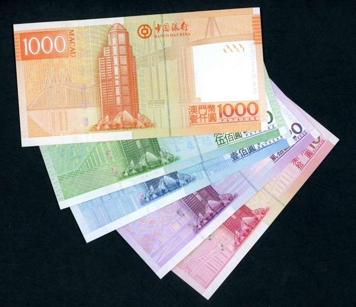 2005年澳门中国银行补版10、20、100、500及1000元一组5枚，UNC品相 Banco da China, Macau, a partial set of 2008 replacement,