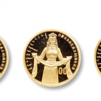  2007年内蒙古自治区成立60周年纪念金币1/4盎司等一组3枚 完未流通