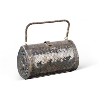  早期“喜上梅梢图”镂空银制手包一件，重：348g，银线编制包带，老工，图案繁复精美，海外回流，保存完好