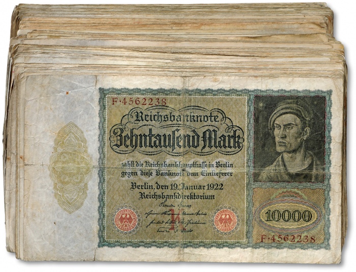  德国1922年10000马克共约396枚，整体约八至八五成新，敬请预览（具体数量以实际为准）
