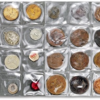  历代中外钱币纪念章共约25枚，品种繁多，品相不等，内含参考品，天津前辈藏家旧藏，敬请预览