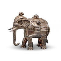  早期“封侯拜相”银大象一只，重：635g，老工，图案繁复精美，五彩老包浆，海外回流，保存完好