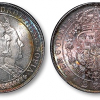  瑞典1907年国王“奥斯卡二世”与王后“索菲亚”结婚50周年纪念2克朗银币一枚，打制规范深峻，浮雕感强烈，细节分明，五彩包浆，底光丝滑柔亮，状态一流，品相顶级，金盾PCGS MS66（34039880